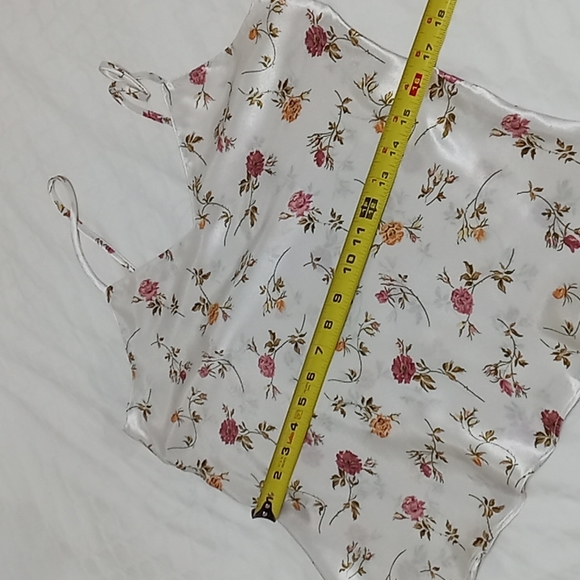 🤩4/$25 Jordache Silky Floral Camisole Top - Picture 5 of 7